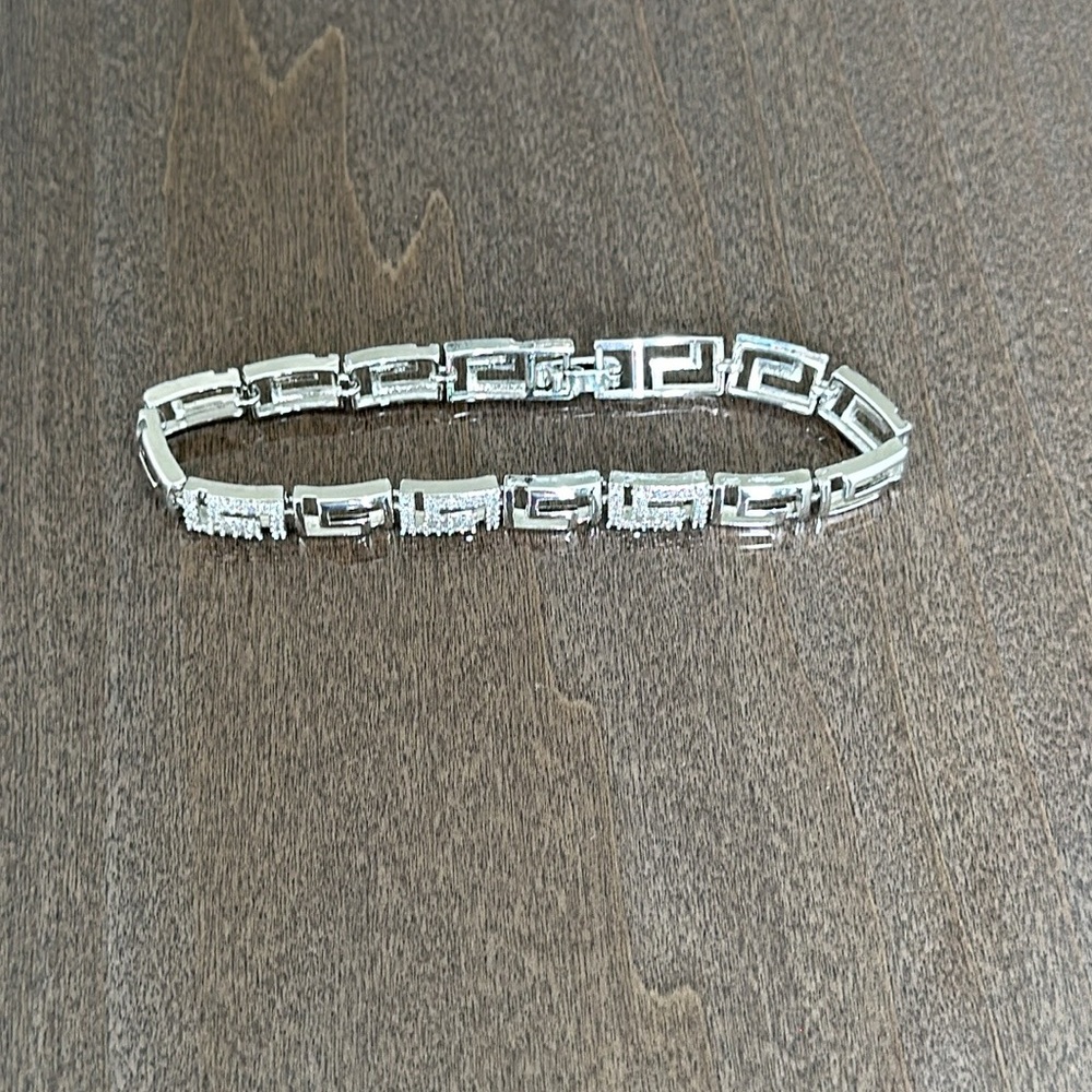 Bracelet silver colour for women, beautiful